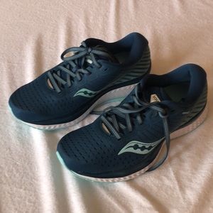 Saucony Guide 13 Road-Running Shoes - Women's